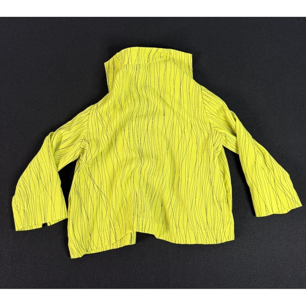 Fridaze Lime Chartreuse Green 100% Linen Top Women's Sz L Abstract Lines Artsy - Picture 8 of 11